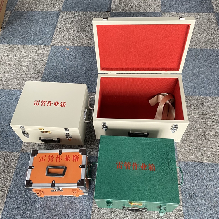 梁山爆破工程作业箱如何选择？玻璃钢与传统材质的全面对比
